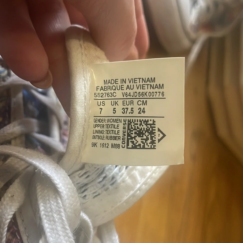 Floral Women’s Converse Sneakers - Picture 3 of 4